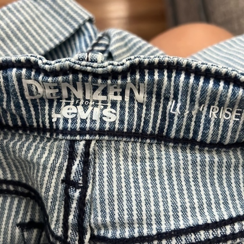 Shorts - Picture 6 of 6